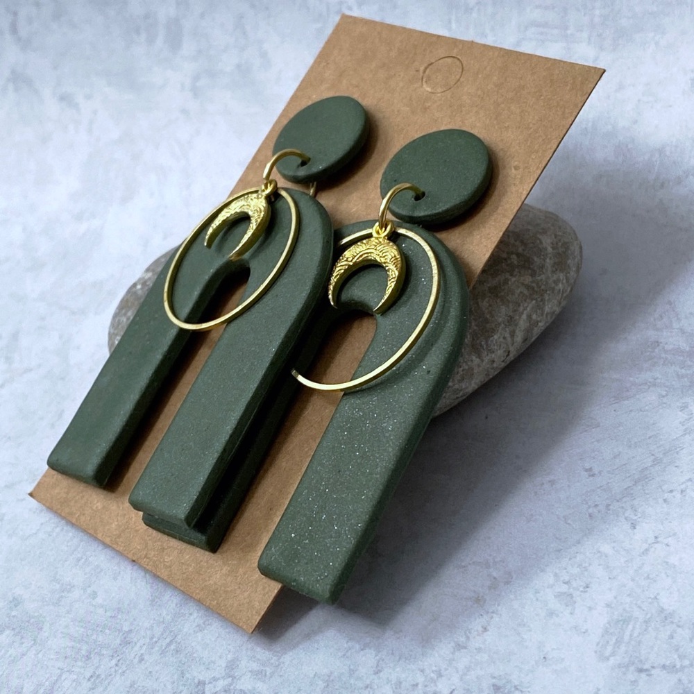 MAGNETIC MOON - Handmade Polymer Clay Earrings - Picture 3 of 5